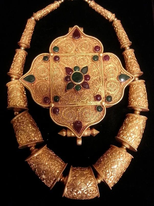 Hiraola's Product Image