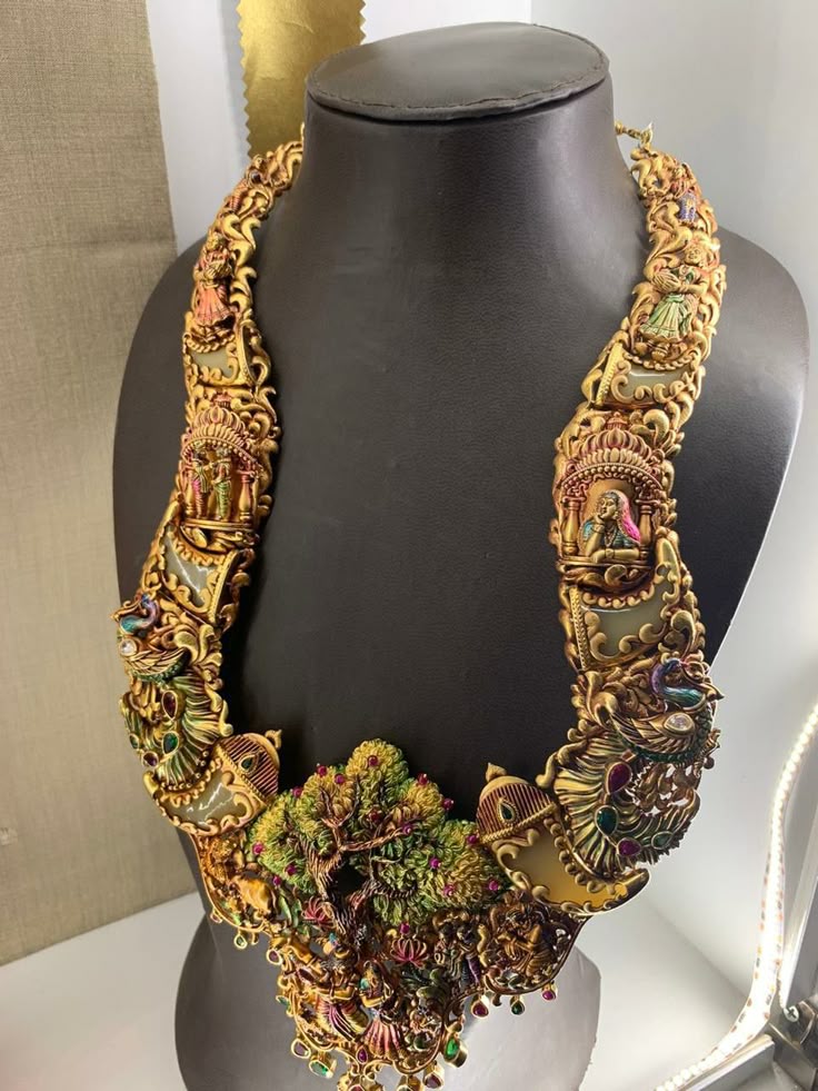 Hiraola's Product Image