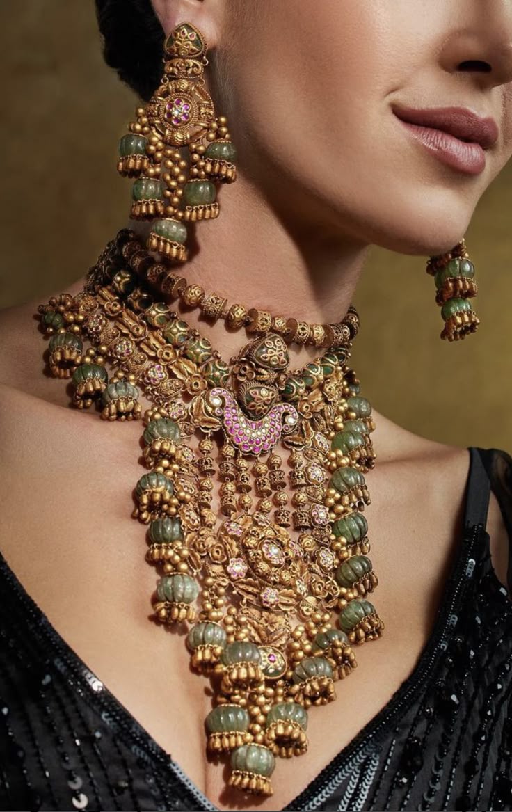 Hiraola's Product Image
