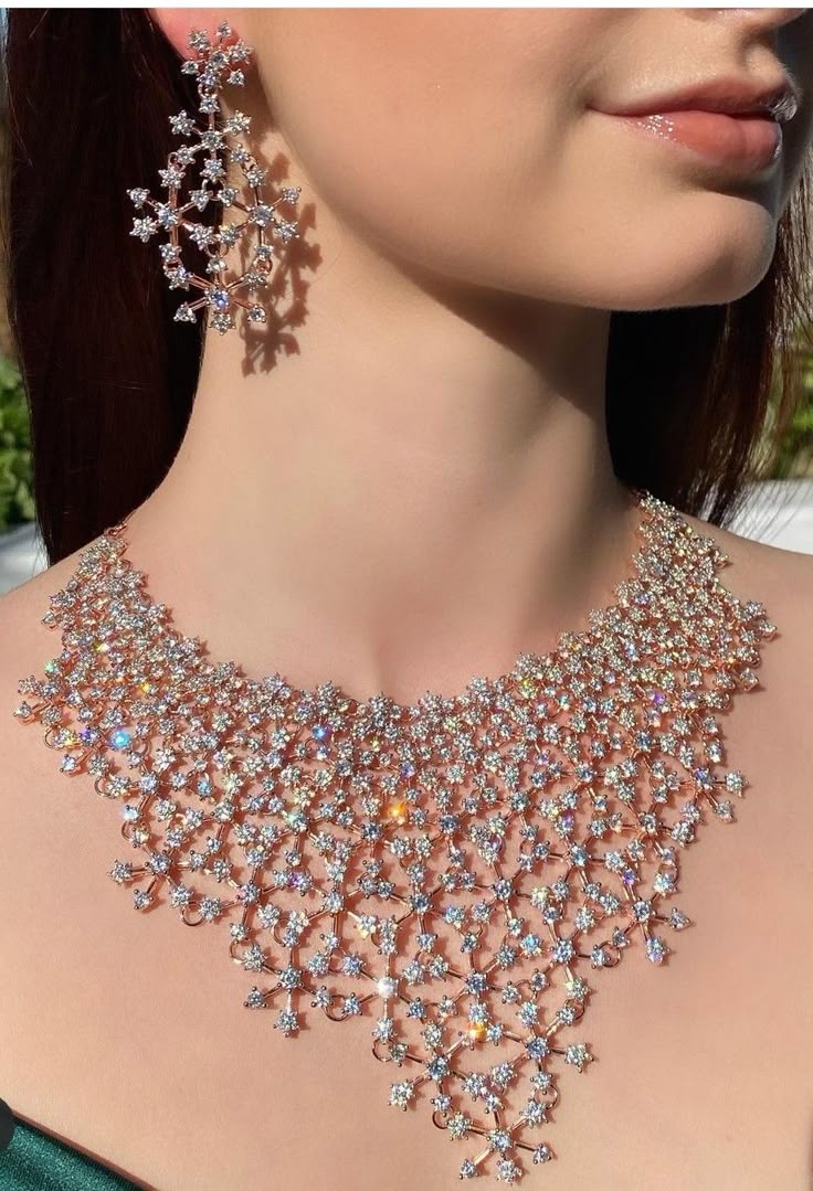 Hiraola's Product Image