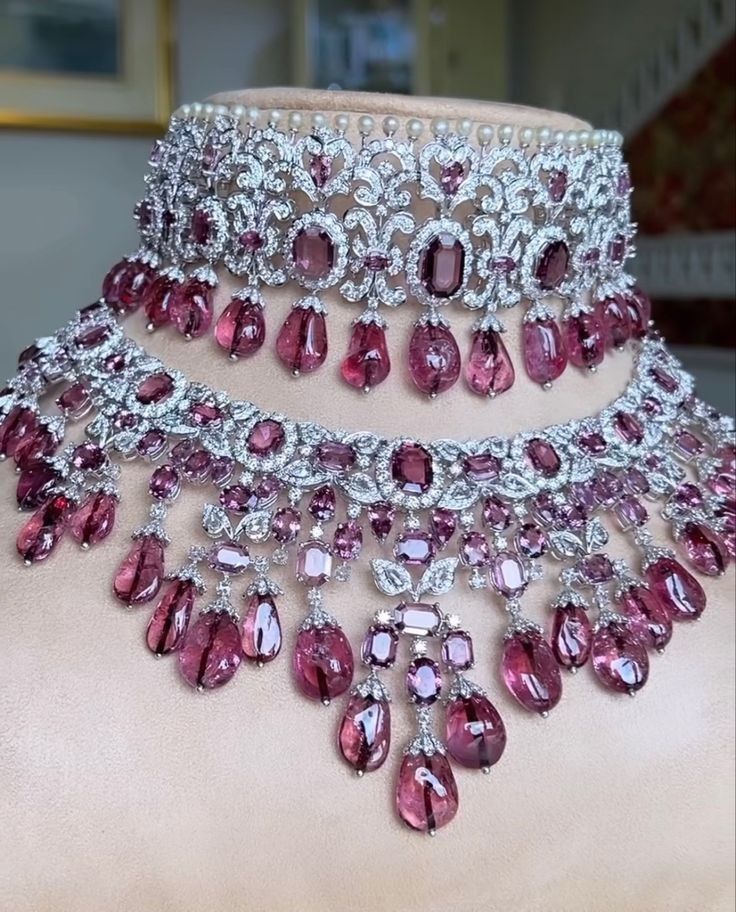 Hiraola's Product Image
