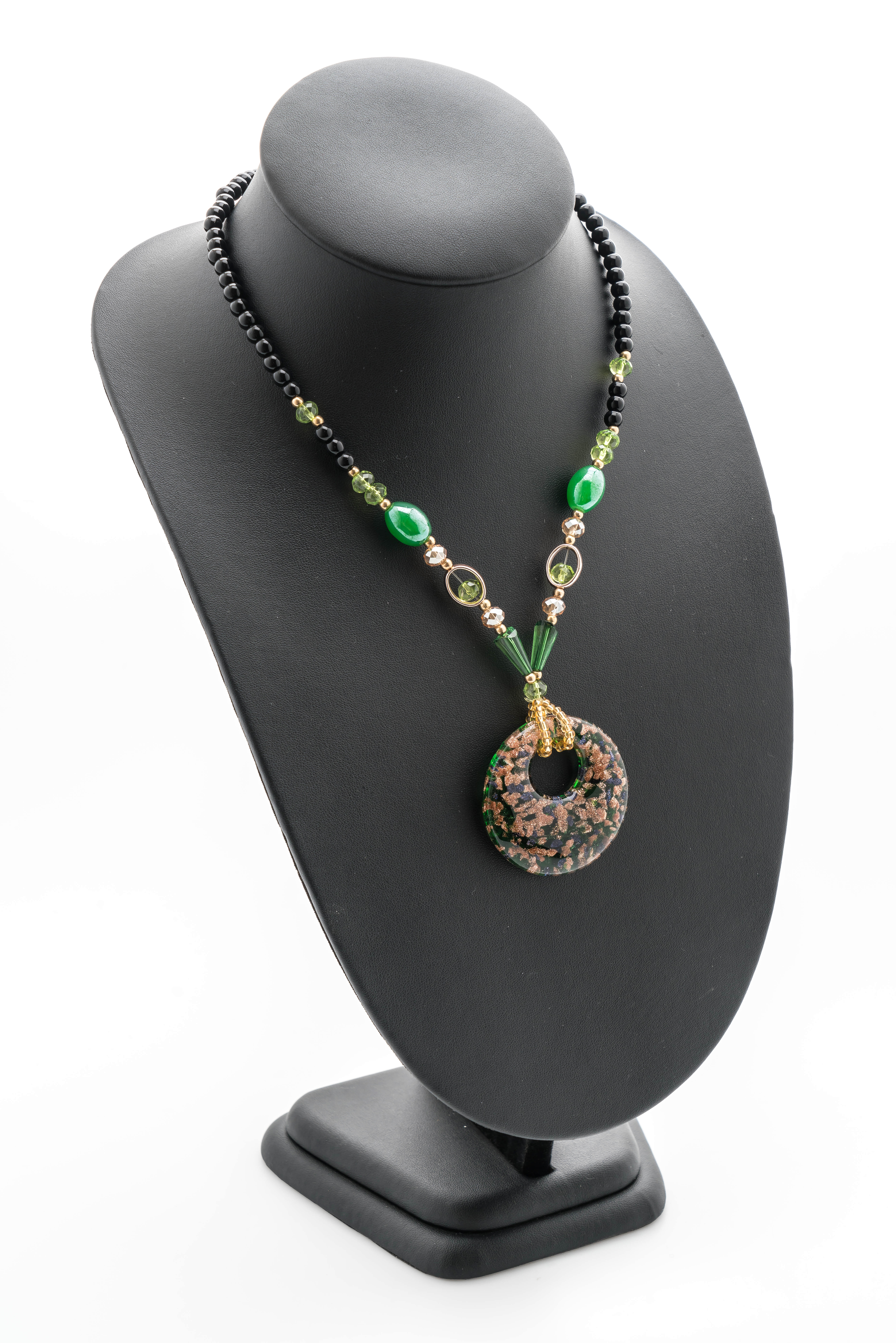 Hiraola's Product Image