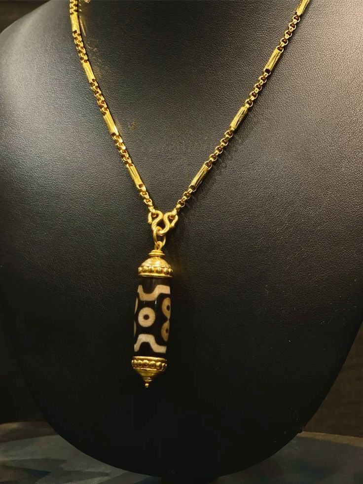 Hiraola's Product Image